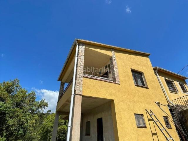 Casa en venta en Massanes. Casa en Massanes riu clar 4h 2b con Jardín, Chimenea y Vistas montaña Lista para Entrar a Vivir. Casas.