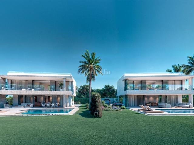 Casa en venta en Marbella, Casco Antiguo. Villa contemporánea de obra nueva en Monte Biarritz. Casas.