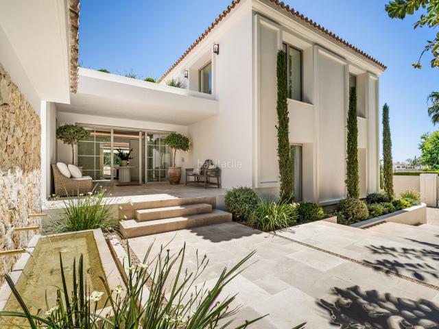 Casa en venta en Marbella, Casco Antiguo. Villa de lujo de obra nueva en la Milla de Oro, Marbella. Casas.