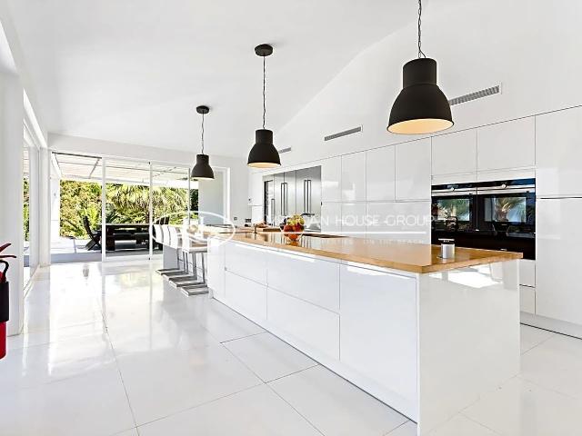 Casa en venta en Marbella, Hacienda Las Chapas. Lujosa Villa en Venta en la Prestigiosa zona de Las Chapas, Marbella, Málaga. Casas.