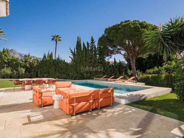 Casa en venta en Marbella, Las Brisas. Villa en Las Brisas Nueva Andalucía junto al golf en venta. Casas.