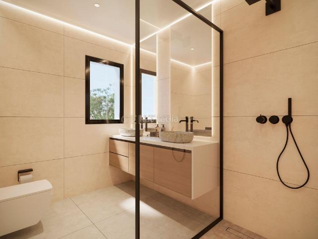 Casa en venta en Marbella, Las Chapas Alicate Playa. Villa de obra nueva a 400m de la playa en Marbella, personalizable en fase de construcción. Casas.