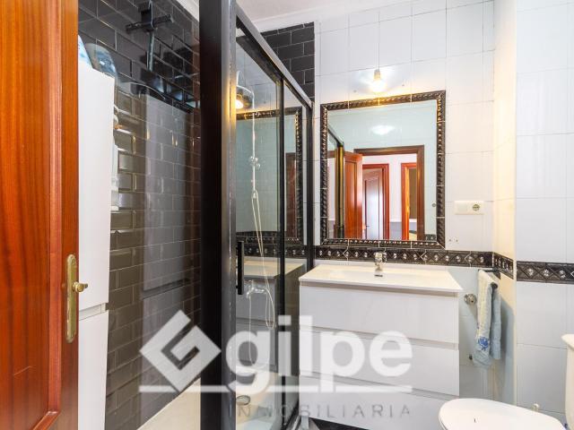 CASA EN VENTA EN MARCHENA CON COCHERA