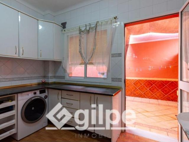CASA EN VENTA EN MARCHENA CON COCHERA