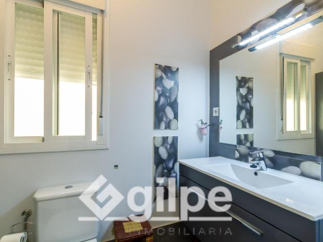 Casa en venta en Marchena, zona Centro/Madre de Dios – 3 dormitorios, 266 m2 y dormitorio en suite en planta baja