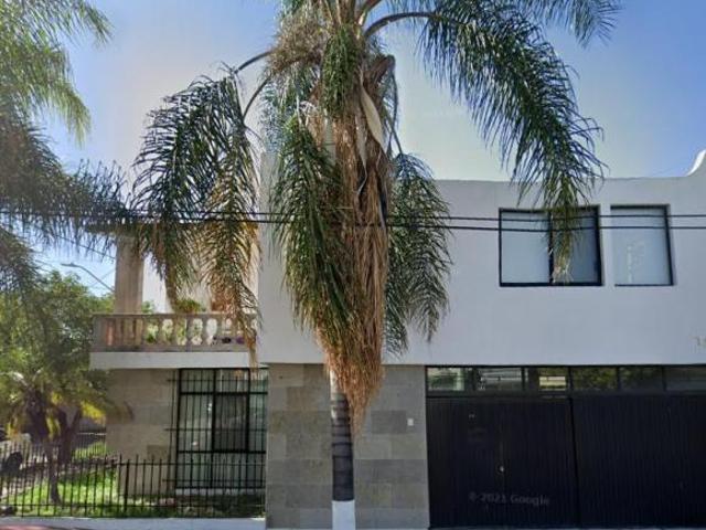 CASA EN VENTA EN MARGIL DE JESUS #1102 CIRCUNVALACION NORTE