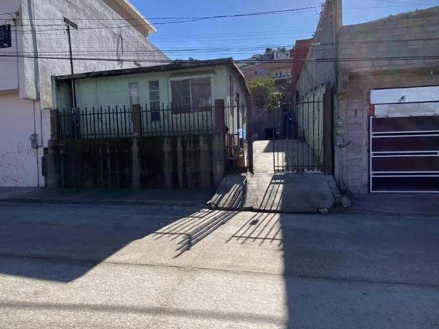 Casa en Venta en Mariano Matamoros – 2 Recámaras con Estacionamiento | Excelente Oportunidad