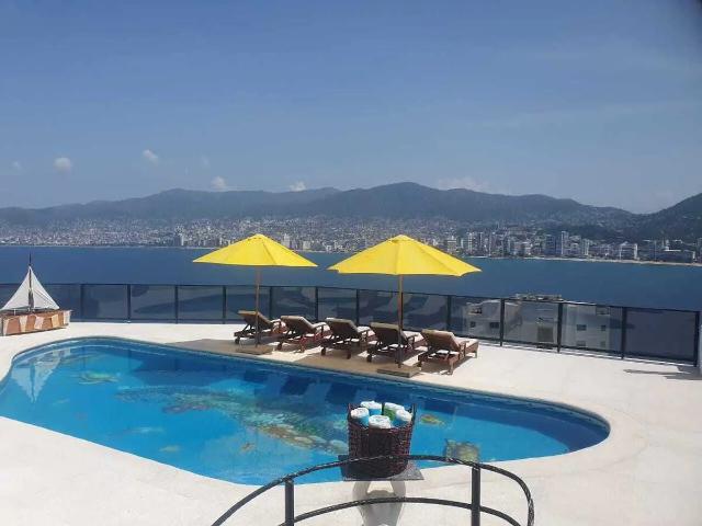 CASA EN VENTA EN MARINA BRISAS