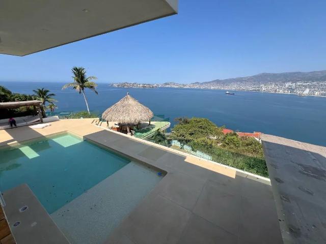 CASA EN VENTA EN MARINA BRISAS ACAPULCO