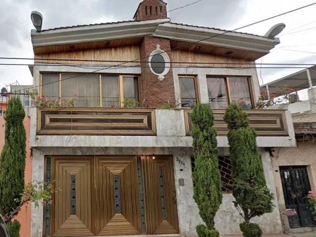 Casa en Venta en Martires de Rio Blanco, Gustavo A. Madero, Ciudad de México