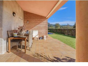 Casa en venta en Matadepera. Impecable casa en venta en Matadepera. Casas.