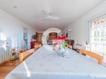 Casa en venta en Matadepera. MAGNÍFICA CASA CON PISCINA. Casas.