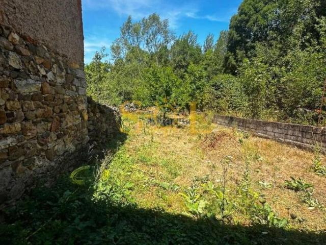 Casa en venta en Matallana de Torío. CASA CON JARDIN para reformar en LA VALCUEVA LEON. Casas Matallana de.