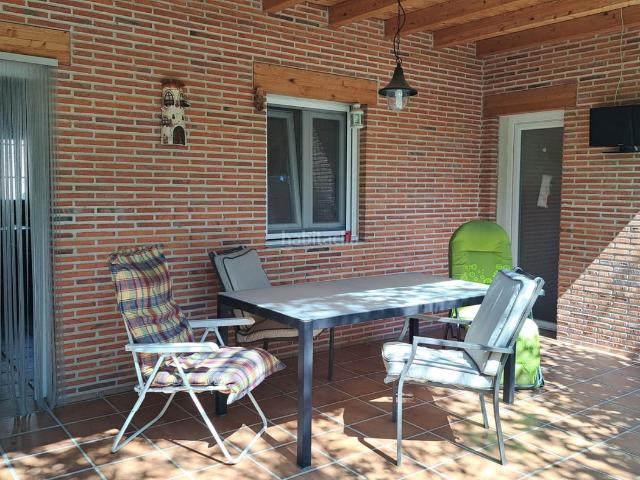 Casa en venta en Matapozuelos. Oportunidad Casa en Matapozuelos de cinco dormitorios, dos baños. Casas.