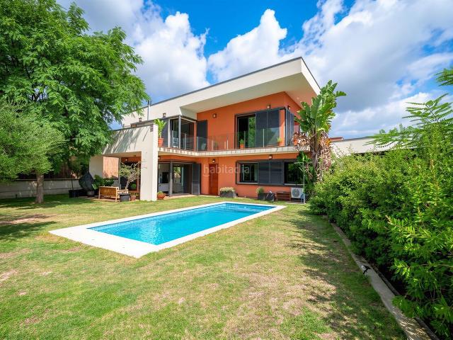 Casa en venta en Mataró, Vallveric. Casa moderna con piscina y jardín en Vallveric, Mataró Costa Barcelona. Casas.