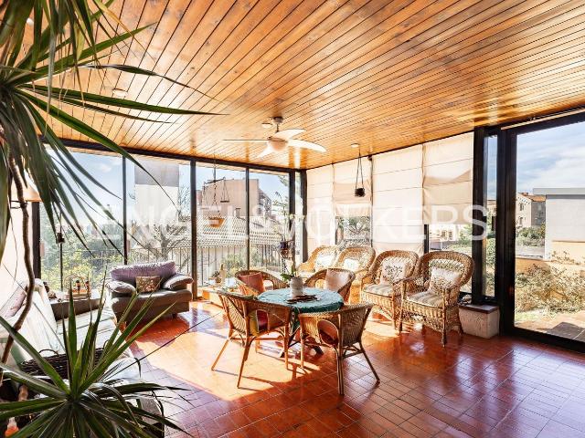Casa en venta en Mataró, Via Europa Parc Central. Vivienda única en Mataró amplitud, privacidad y vistas al mar. Casas.