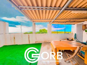Casa en venta en Mataró, Vista Alegre. CASA ESQUINERA CON TERRAZA Y VISTAS AL MAR EN VISTA ALEGRE, MATARÓ. Casas.