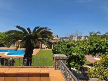 Casa en venta en Mataró, Vista Alegre. Casas.