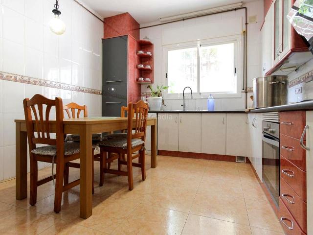 Casa en venta en Mataró, Vista Alegre. ESPECTACULAR CASA ADOSADA EN VISTA ALEGRE!. Casas.