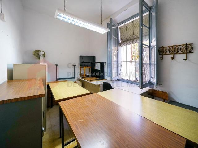 Casa en venta en Mataró, Centre. OPORTUNIDAD Casa a reformar con terrazas y espectacular patio. Casas.