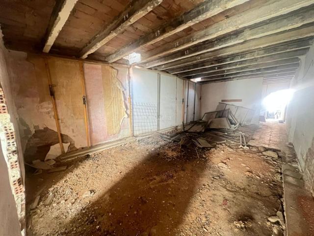Casa en venta en Mataró, Cerdanyola Sud. Casa para reformar o hacer nuevo proyecto. Casas.