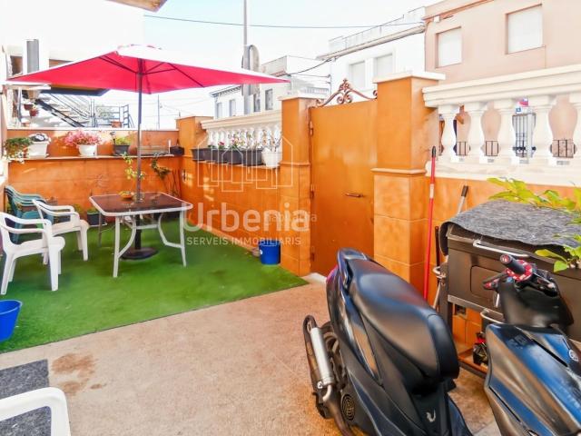 Casa en venta en Mataró, Els Molins. Casa pareada en los Molinos, Mataró. Casas.