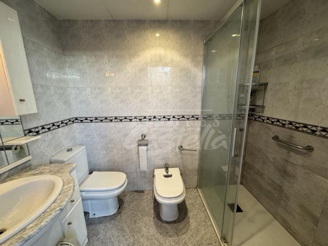 Casa en venta en Mataró, Havana. En pleno centro de Mataró se encuentra esta casa de 295 m construidos, un hogar lleno de posibilidades que combina amplitud, comod. Casas.
