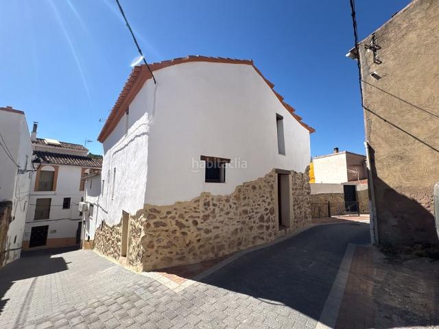 Casa en venta en Matet. OPORTUNIDAD DE INVERSIÓN Casa de pueblo totalmente reformada en el Alto Palancia. Casas.