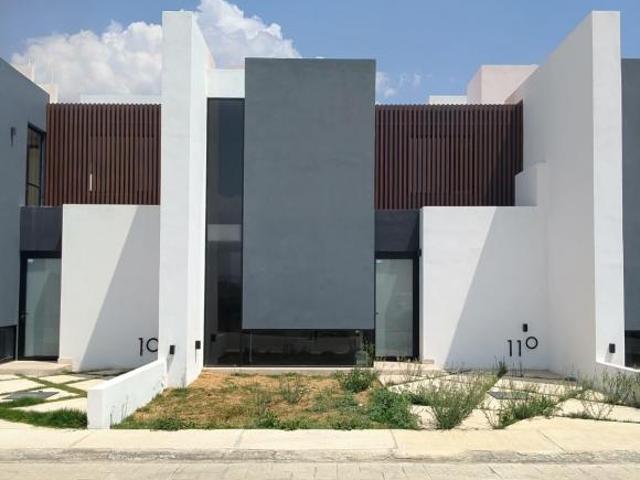 CASA EN VENTA EN MATILDE SEMI EQUIPADA TERMINADOS EN MARMOL CERCA DE CENTRO COMERCIAL EXPLANADA