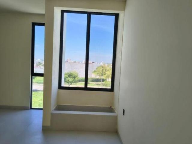CASA EN VENTA EN MAYORCA EN PRIVADA PALMA DE NAVARA LEÓN GTO