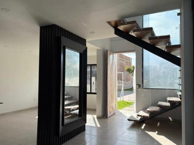 Casa en Venta en Mayorazgo Santa Elena | 3 Recámaras | Amenidades GYM alberca salón de fiestas