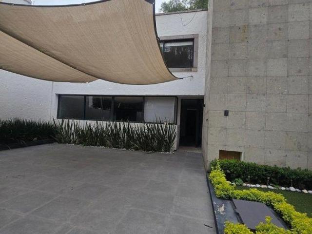 CASA EN VENTA EN LAS ARBOLEDAS