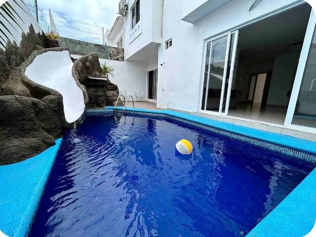 Casa en Venta en Mazatlán, 5 recámaras