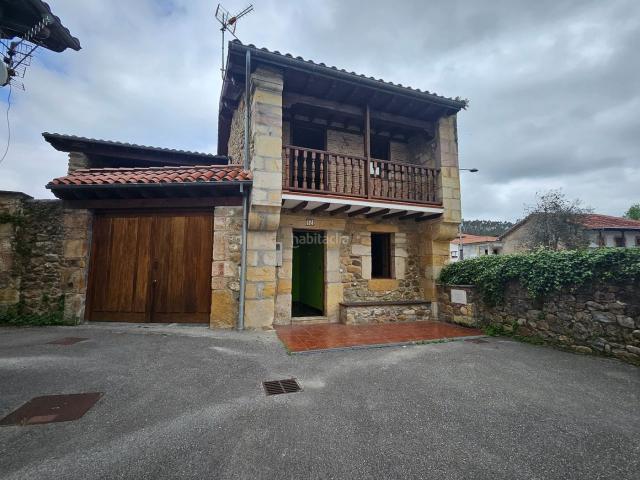 Casa en venta en Mazcuerras. Casa independiente en Villanueva de la Peña Cantabria. Casas.