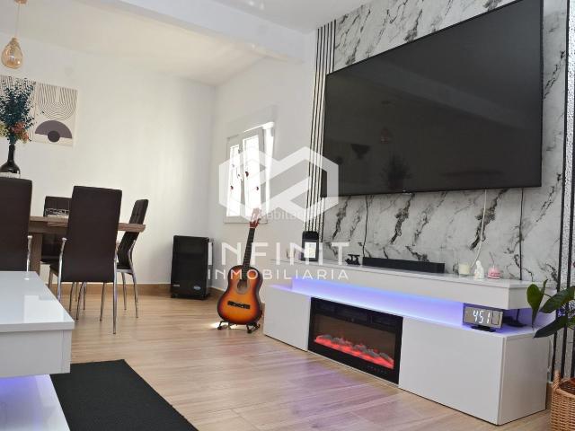 Casa en venta en Mazuecos. LA CASA PERFECTA EXISTE 3 PLANTAS, 6 DORMITORIOS Y REFORMA INTEGRAL. Casas.