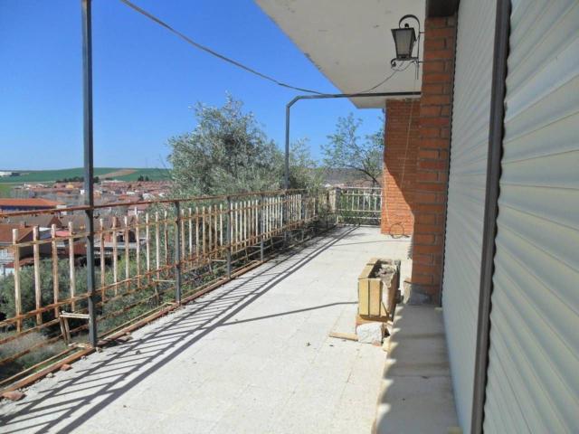 Casa en venta en Meco, Meco pueblo. Chalet unifamiliar en venta en Camarma de Esteruelas. Casas.