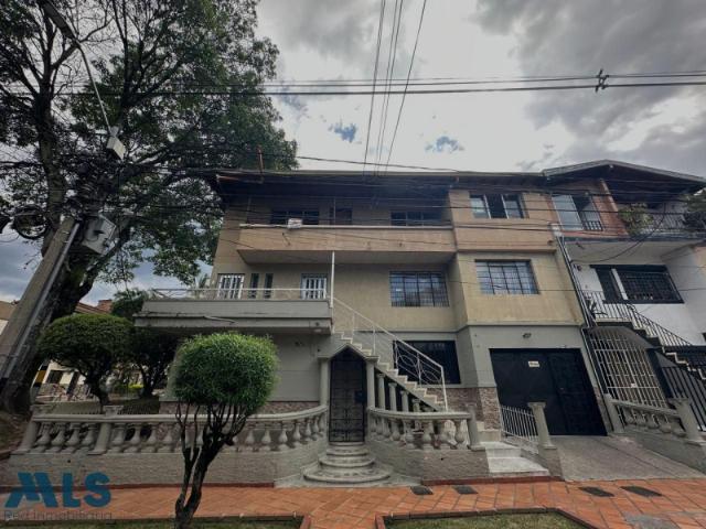 Casa En Venta En Medellin En Miravalle V387408