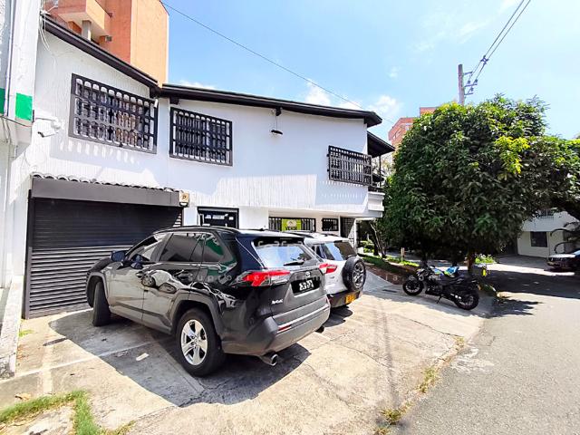 Casa En Venta En Medellin En Belen Alameda V358077