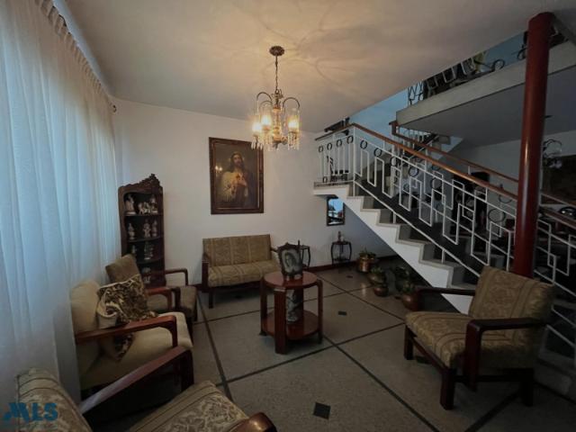 Casa En Venta En Medellin En Belen Rosales V391296