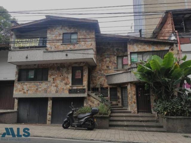 Casa En Venta En Medellin En Laureles V378444