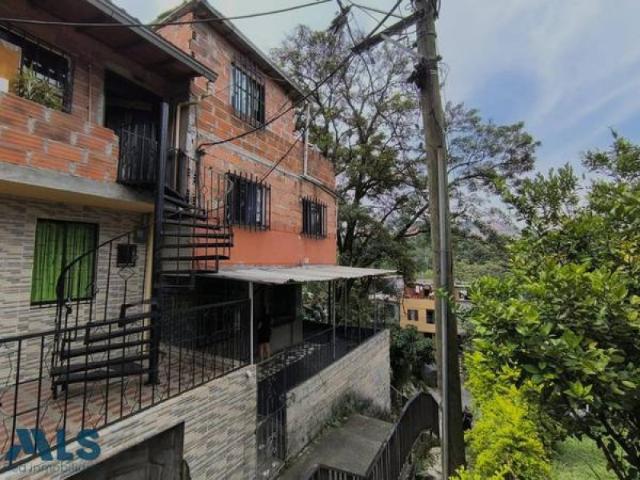 Casa En Venta En Medellin En Sucre V373286