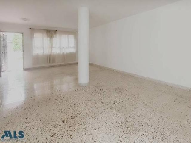 Casa En Venta En Medellin En Santa Monica V372801