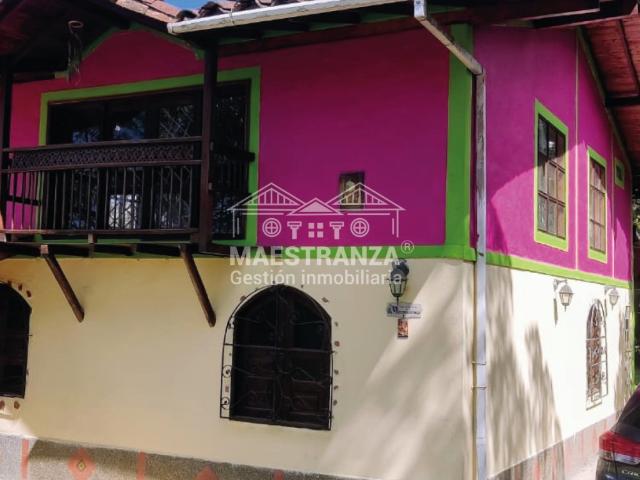 Casa En Venta En Medellin En Santa Elena V185251
