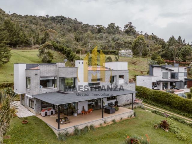 Casa En Venta En Medellin En Santa Elena V353618