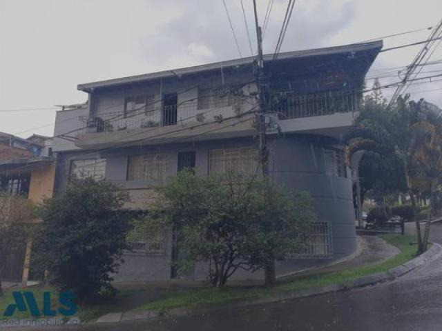 Casa En Venta En Medellin En Villa Hermosa V326258