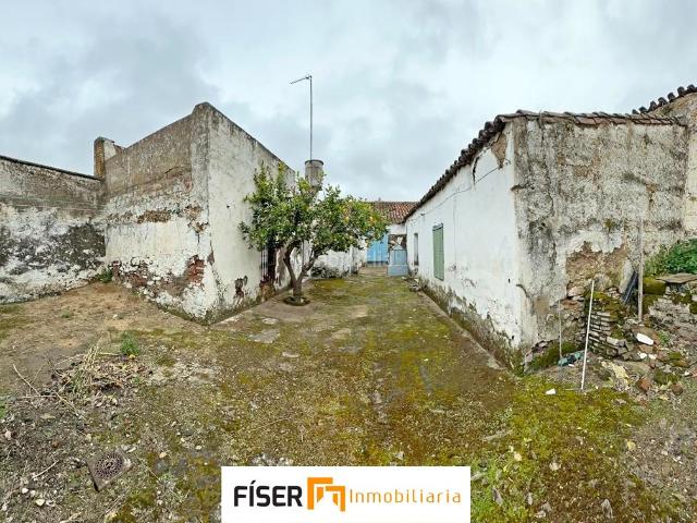 Casa en venta en Medina de las Torres. Casas Medina de las.