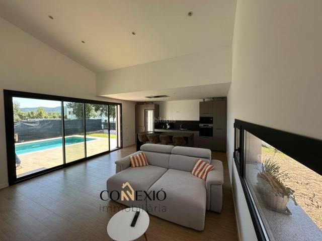 Casa en venta en Medinyà. CASA AMB PISCINA MEDINYÀ. Casas.