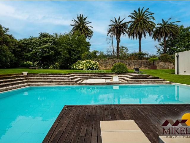 Chalet en venta en Medio Cudeyo, Ceceñas Hermosa. Villa con alma Cantabra a 15 min de las playas de Langre, Loredo y Somo. Chalets Medio.