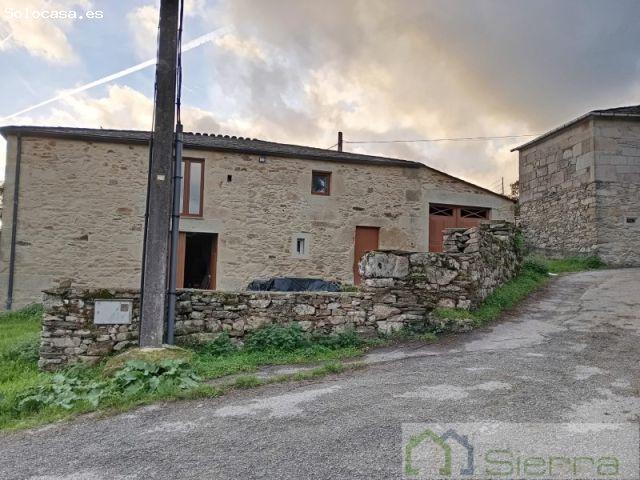 CASA EN VENTA EN MEIXENTE AMPLIO TERRENO Y SEMIRRESTAURADA