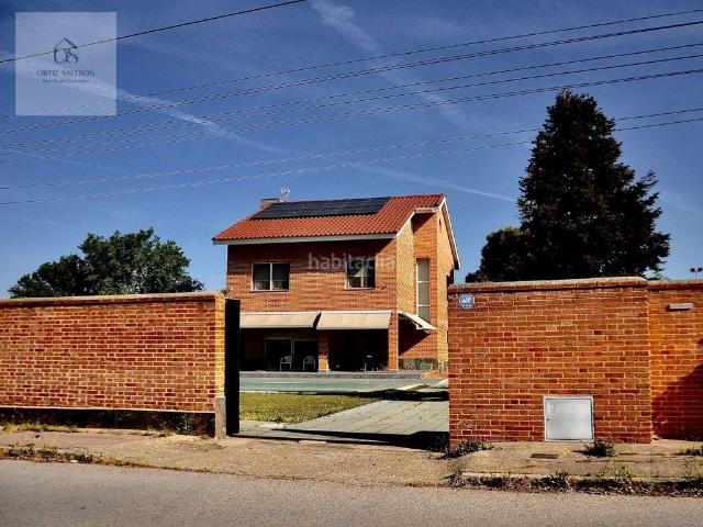 Casa en venta en Mejorada del Campo. Exclusiva casa independiente con piscina y gran parcela en Mejorada del Campo. Casas Mejorada del.